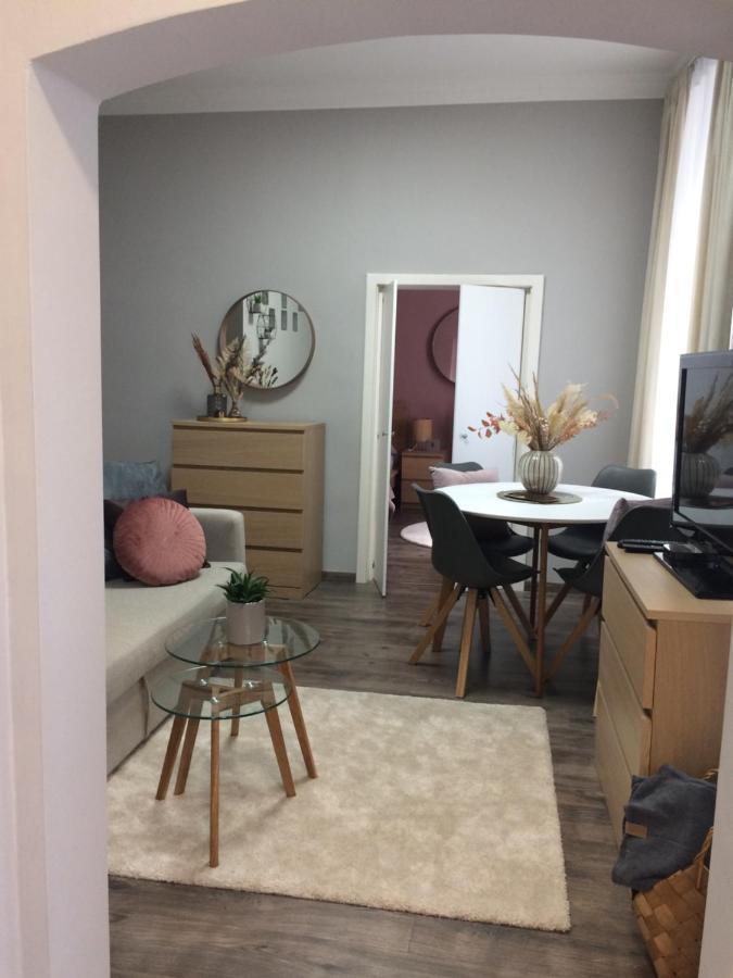 Magnolia Apartman Leilighet Sopron Eksteriør bilde